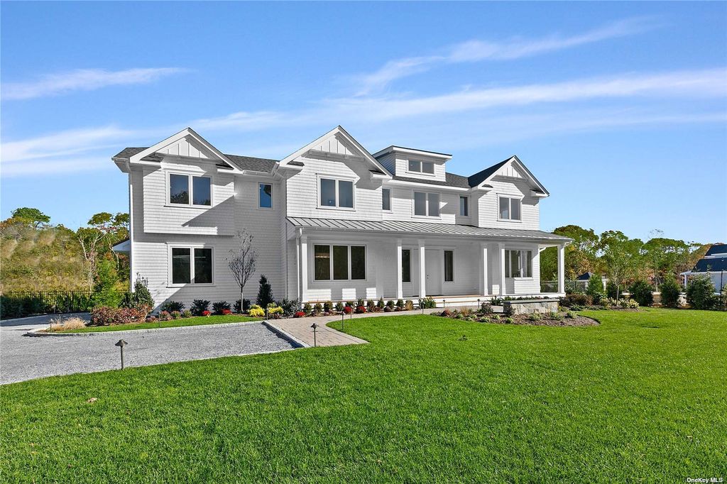 17 Carwin Ln, Westhampton Beach, NY 11978