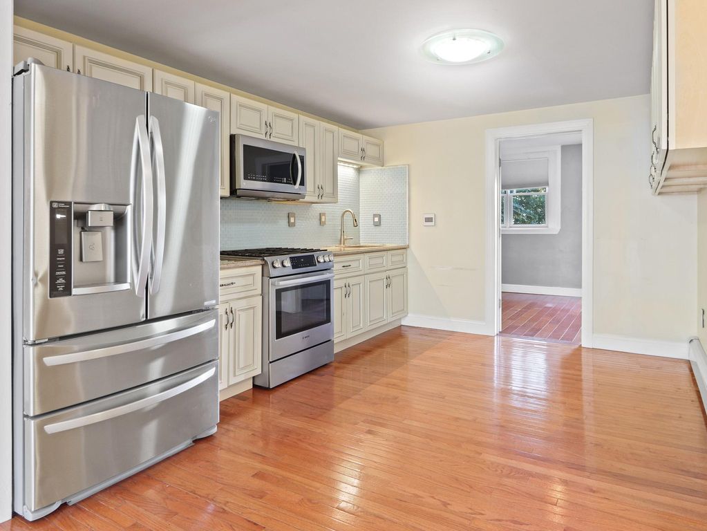 23 Ward St #TOP, Boston, MA 02127