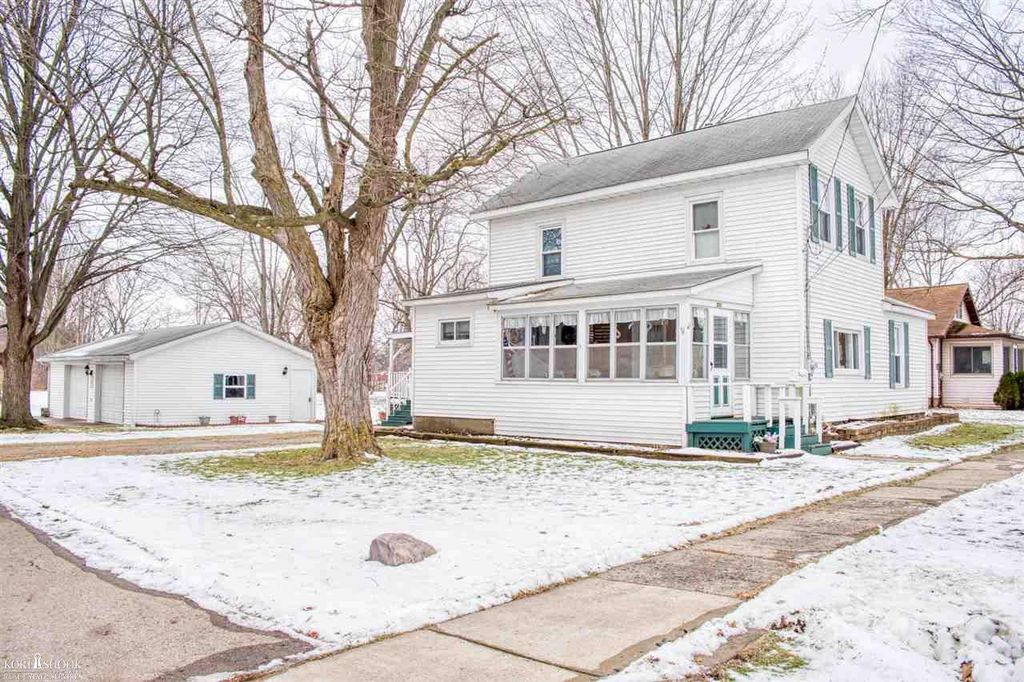 301 Ferry St, Corunna, MI 48817
