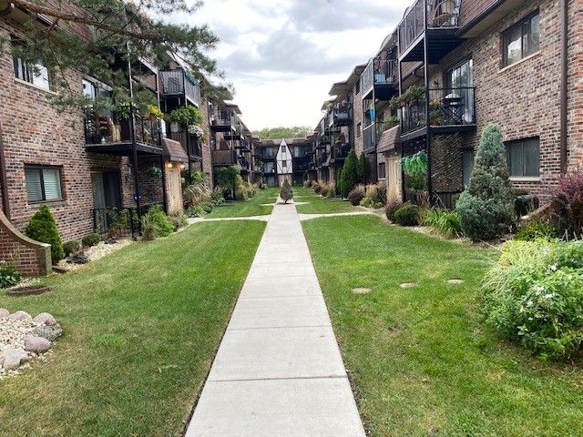 7620 W Lawrence Ave #1A, Harwood Heights, IL 60706