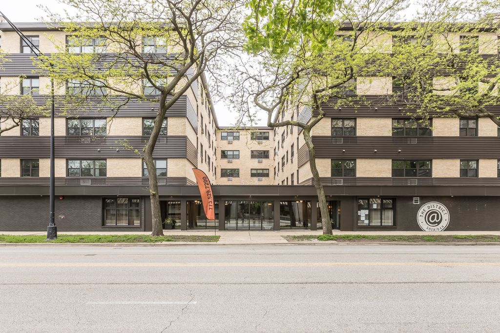 5536 N Sheridan Rd, Chicago, IL 60640