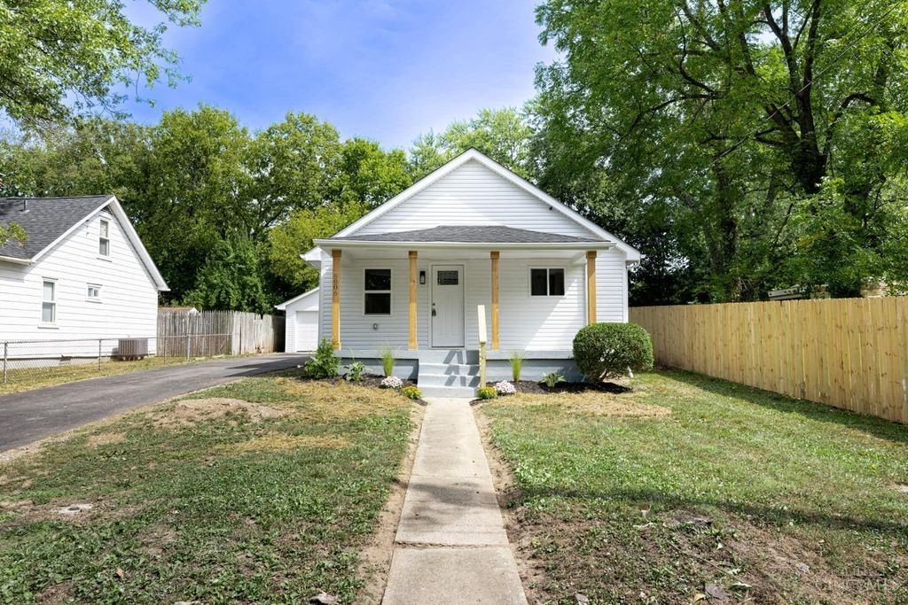 6806 Hill Ave, Franklin, OH 45005