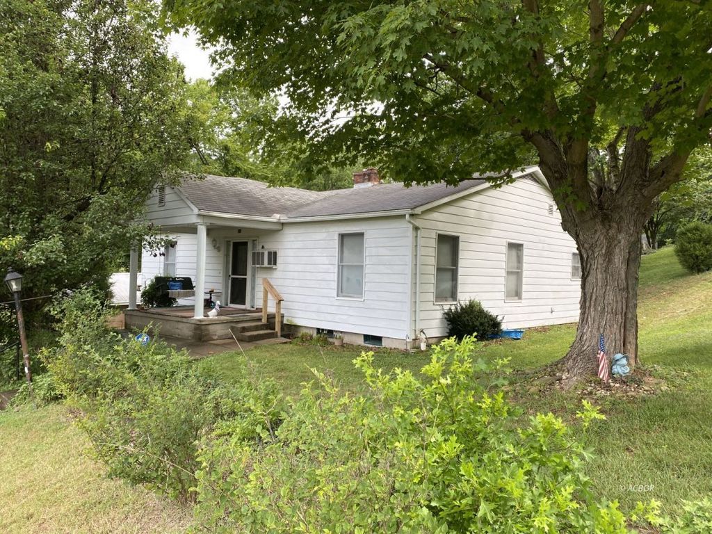 228 Kelton Rd, Gallipolis, OH 45631 3 Bed, 2 Bath SingleFamily Home