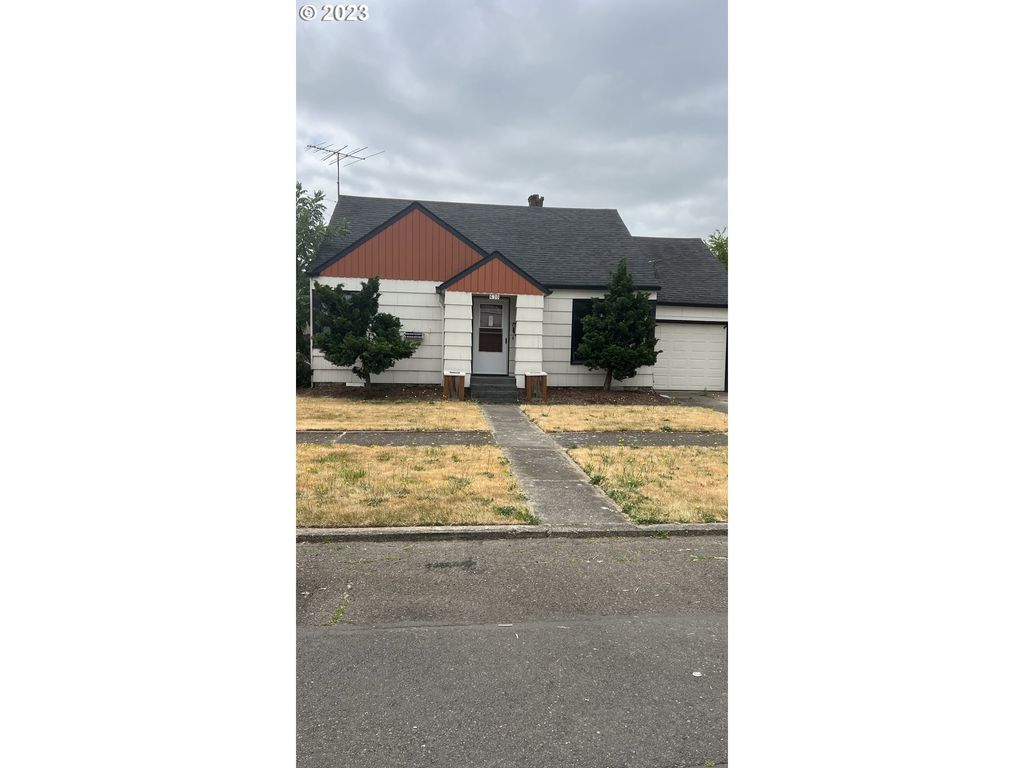 630 NE 13th St, McMinnville, OR 97128