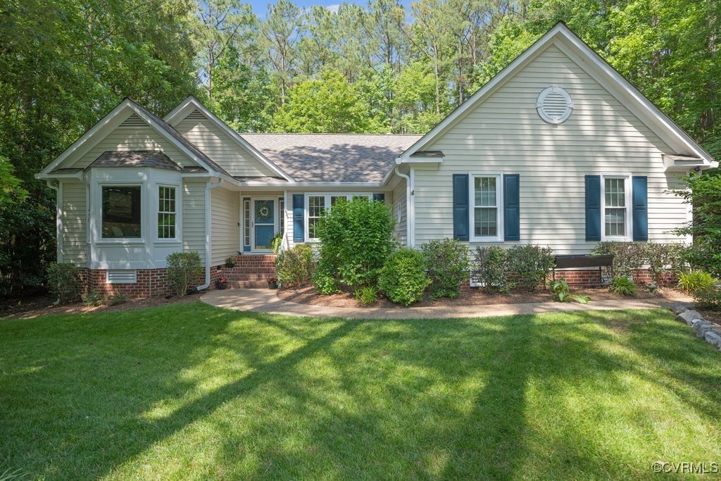 15300 Houndmaster Cir, Midlothian, VA 23112