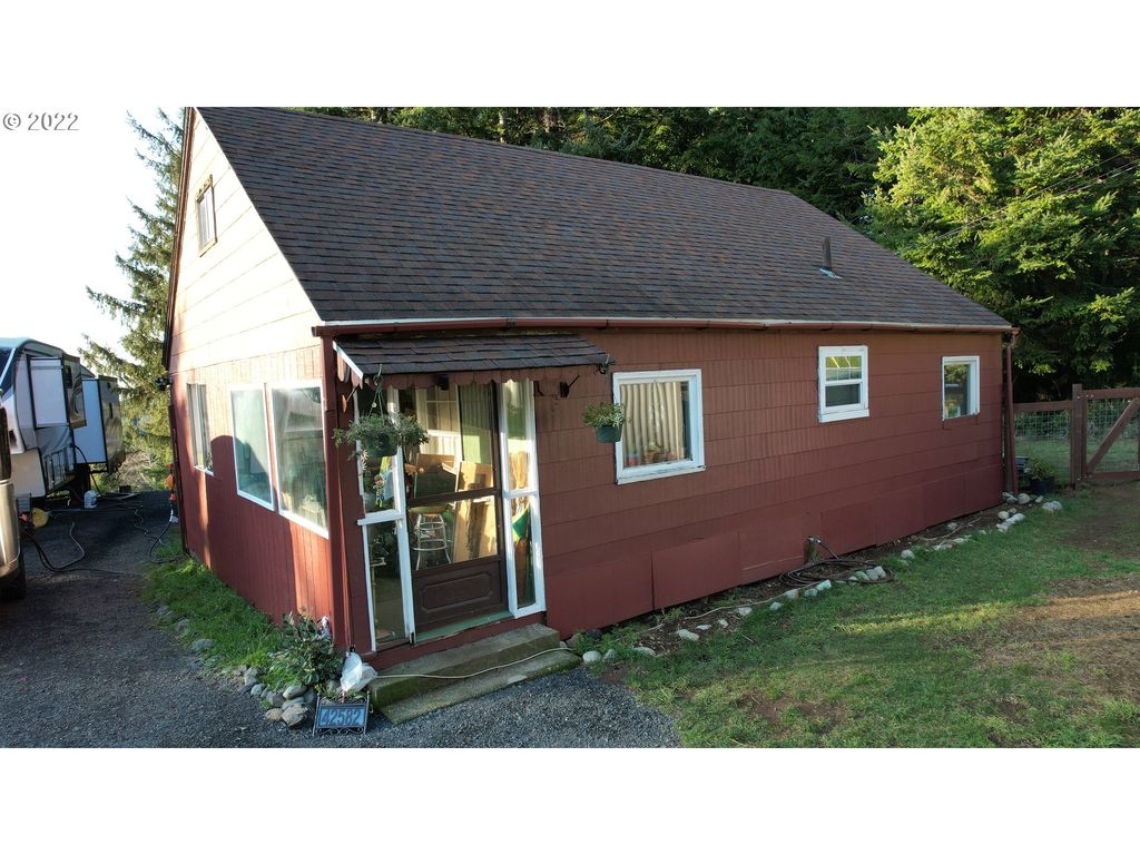 42582 Hensley Hill Rd, Port Orford, OR 97465