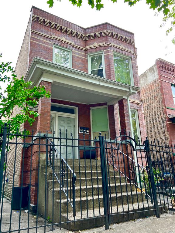 1135 N Lawndale Ave, Chicago, IL 60651