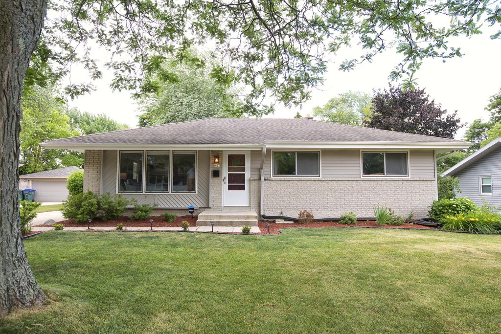 6427 Manchester Dr, Greendale, WI 53129 Trulia