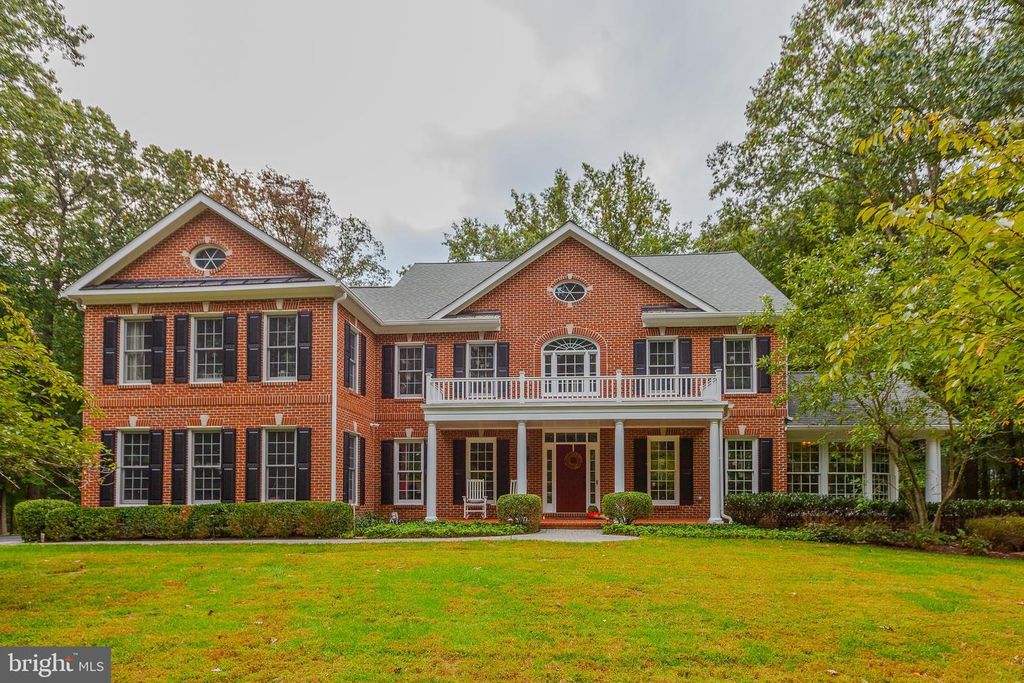 17600 Hollingsworth Dr, Derwood, MD 20855