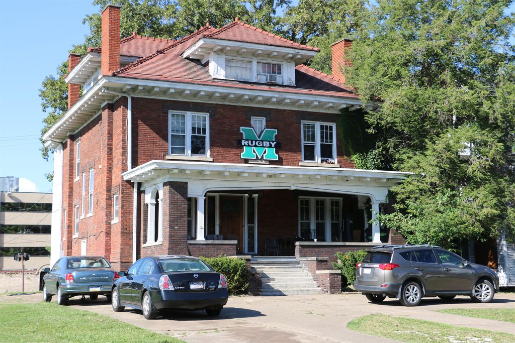 1418 5th Ave 1, Huntington, WV 25701 7 Bed, 4 Bath 1418 5th Ave 1, Huntington, WV 25701 7 Bed, 4 Bath