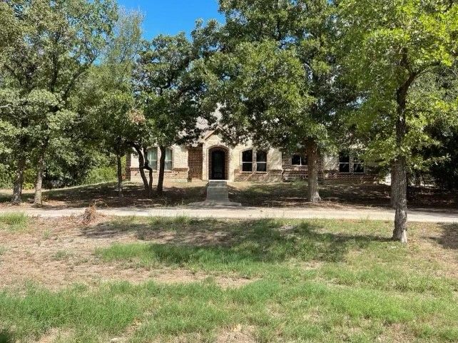 1221 County Road 1180, Decatur, TX 76234