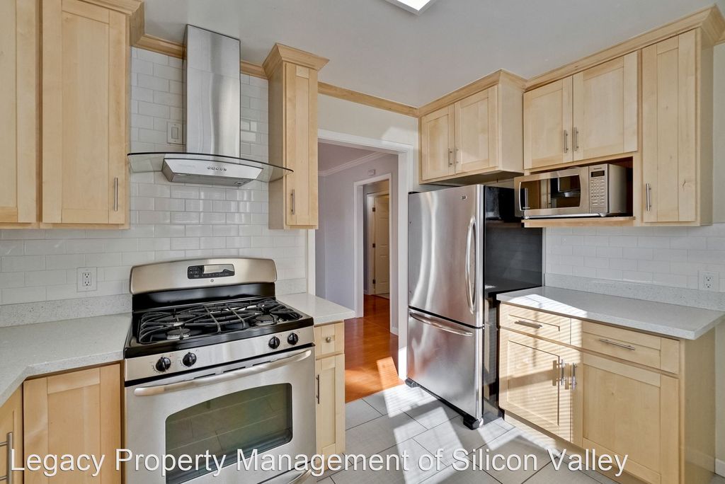 274 Carmelita Dr, Mountain View, CA 94040