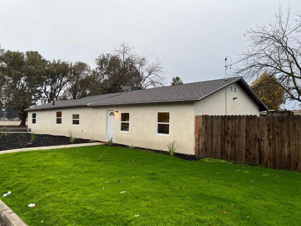 1701 King Ave, Corcoran, CA 93212 See Est. Value, Schools & More