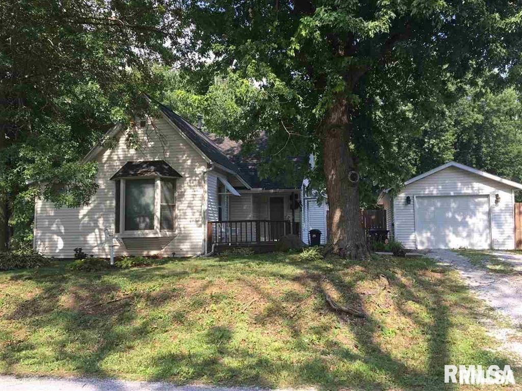 401 S Sullivan St, Industry, IL 61440