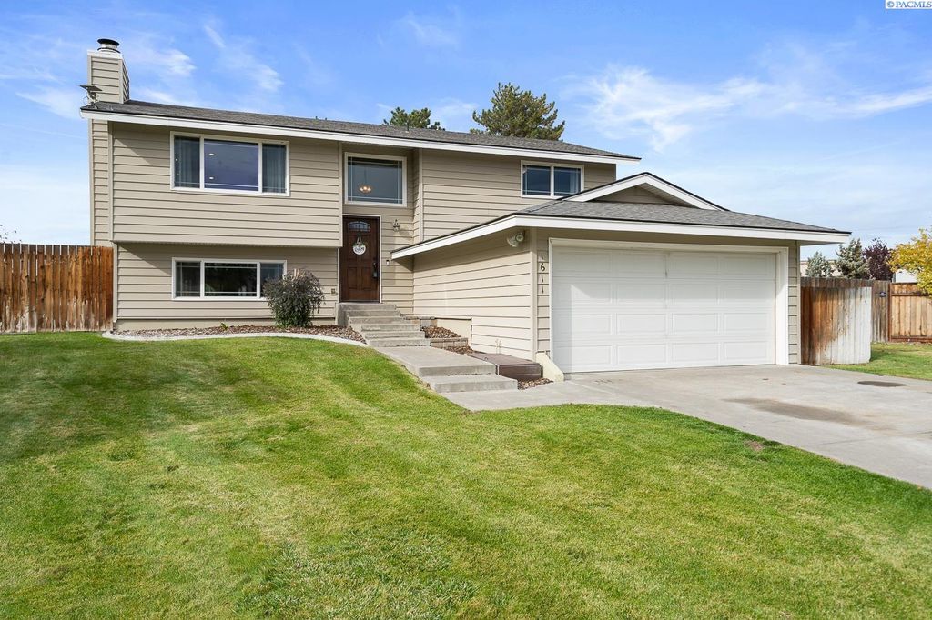 1611 Teal Ct, West Richland, WA 99353