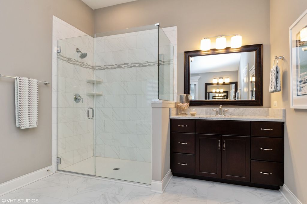 15706 Brookshore Dr, Plainfield, IL - 4 Bed, 4 Bath Single-Family Home