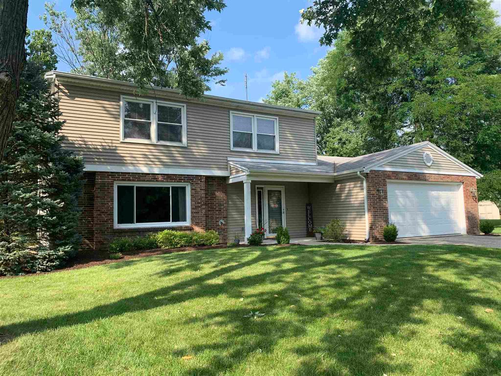 3827 Dewberry Dr, Fort Wayne, IN 46815