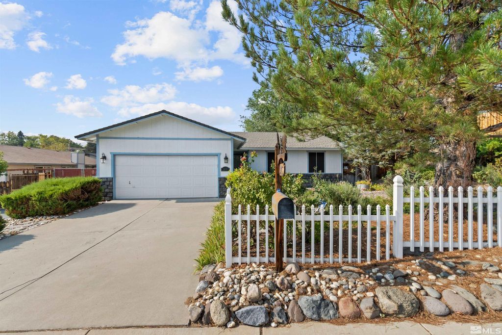 1975 Putnam Dr, Reno, NV 89503