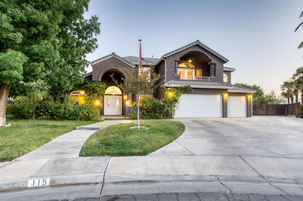 115 Hill View Ln, Coalinga, CA 93210