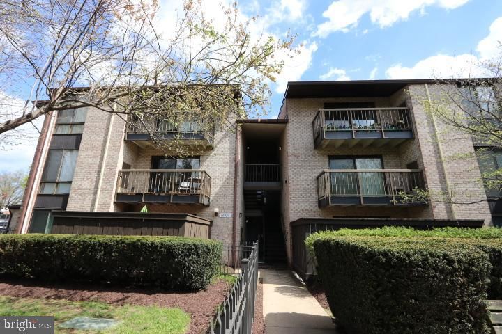 10020 Stedwick Rd #303, Montgomery Village, MD 20886