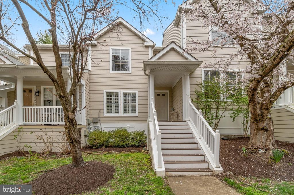 4770 Dorsey Hall Dr #8, Ellicott City, MD 21042