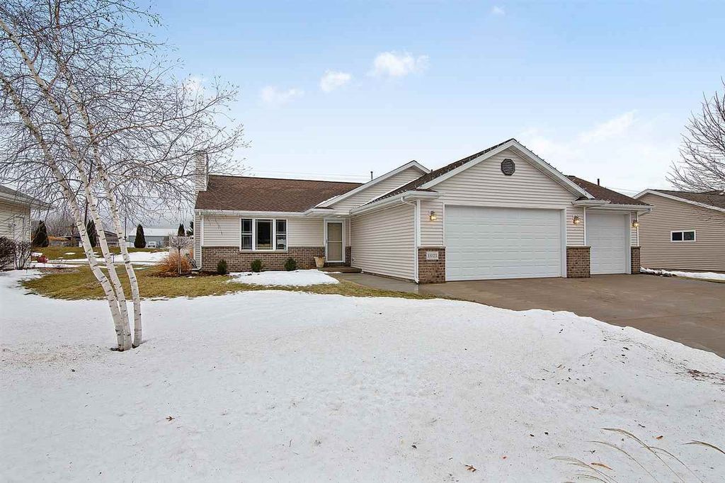 1021 Manitoba St, Menasha, WI 54952