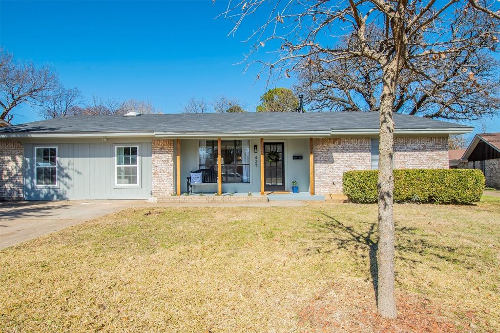 427 Holly St, Grapevine, TX 76051