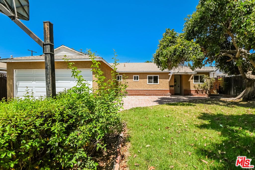 7865 Jamieson Ave, Reseda, CA 91335
