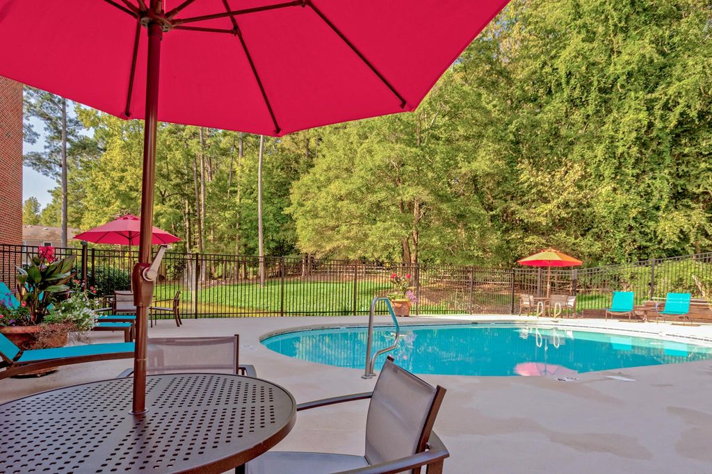 1521 E Franklin St, Chapel Hill, NC 27514