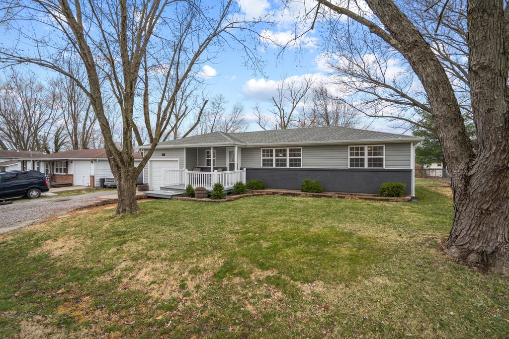 6001 N Vickie Dr, Columbia, MO 65202
