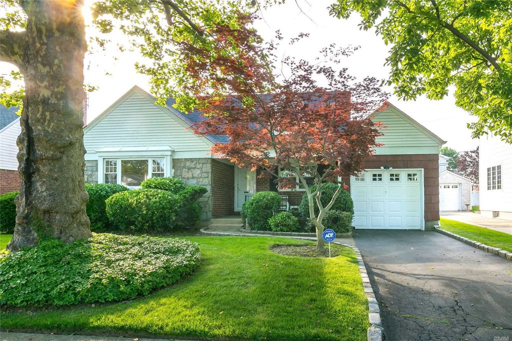 34 Leslie Lane, New Hyde Park, NY 11040 Trulia