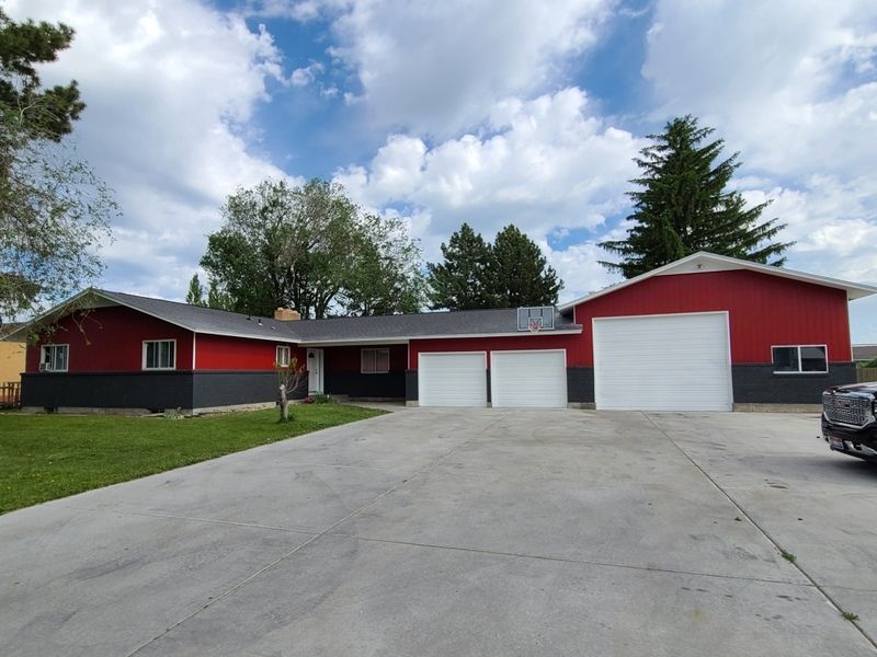 2313 E 1st St, Idaho Falls, ID 4 Bed, 3.5 Bath SingleFamily Home 9