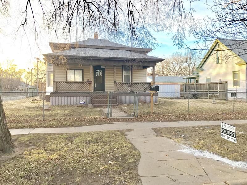 1445 S Market St, Wichita, KS 67211
