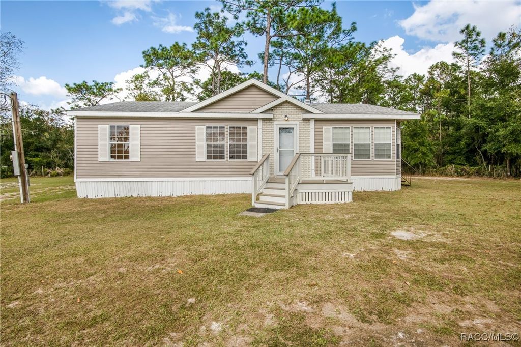 5111 N Elm Point 1, Crystal River, FL 34428 Mobile/Manufactured for