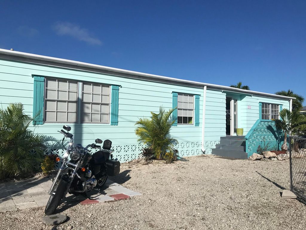 211 W 2nd Ct, Key Largo, FL 33037