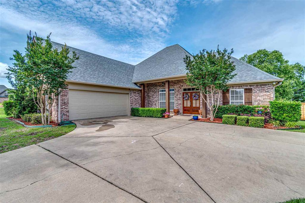 119 Jorn Cir, Canton, MS 39046