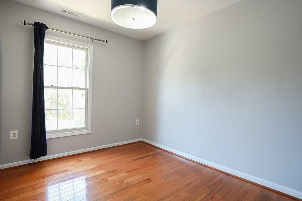 20251 Red Buckeye Ct, Germantown, MD 20876