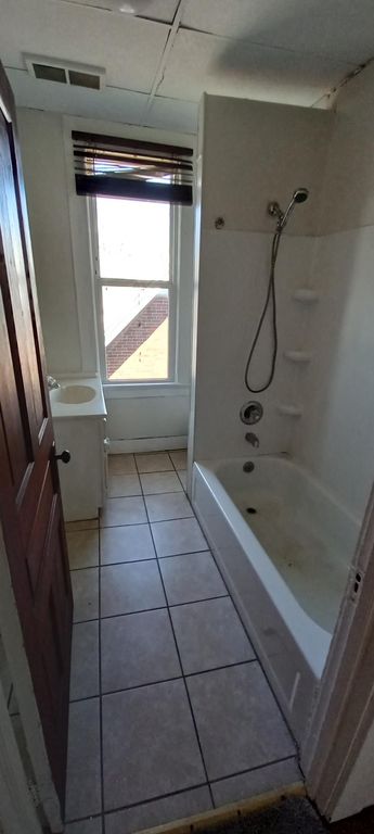 506 E Franklin St #B, Evansville, IN 47711