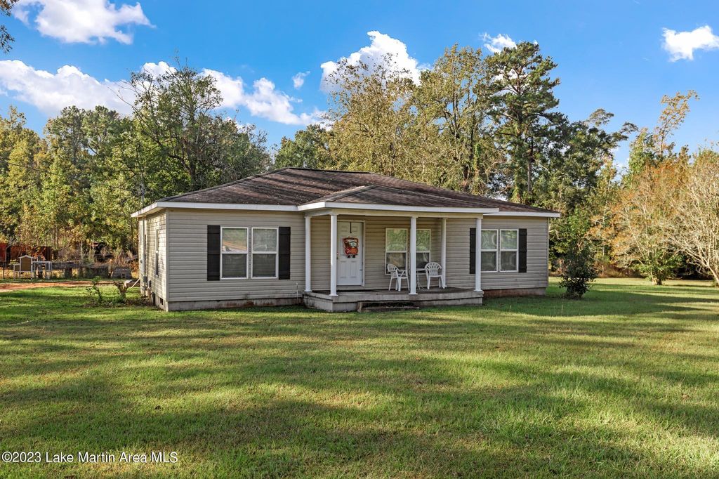 885 Smith Rd, Dothan, AL 36301 - See Est. Value, Schools & More
