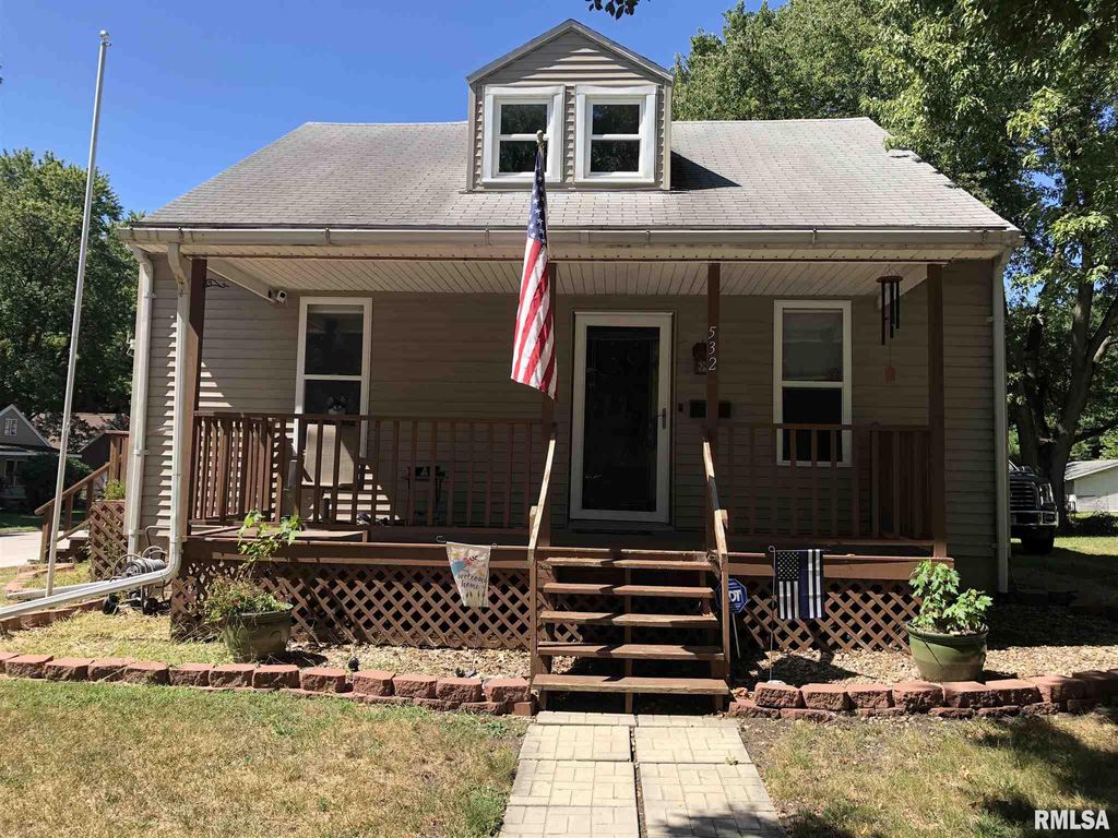 532 S McArthur St, Macomb, IL 61455