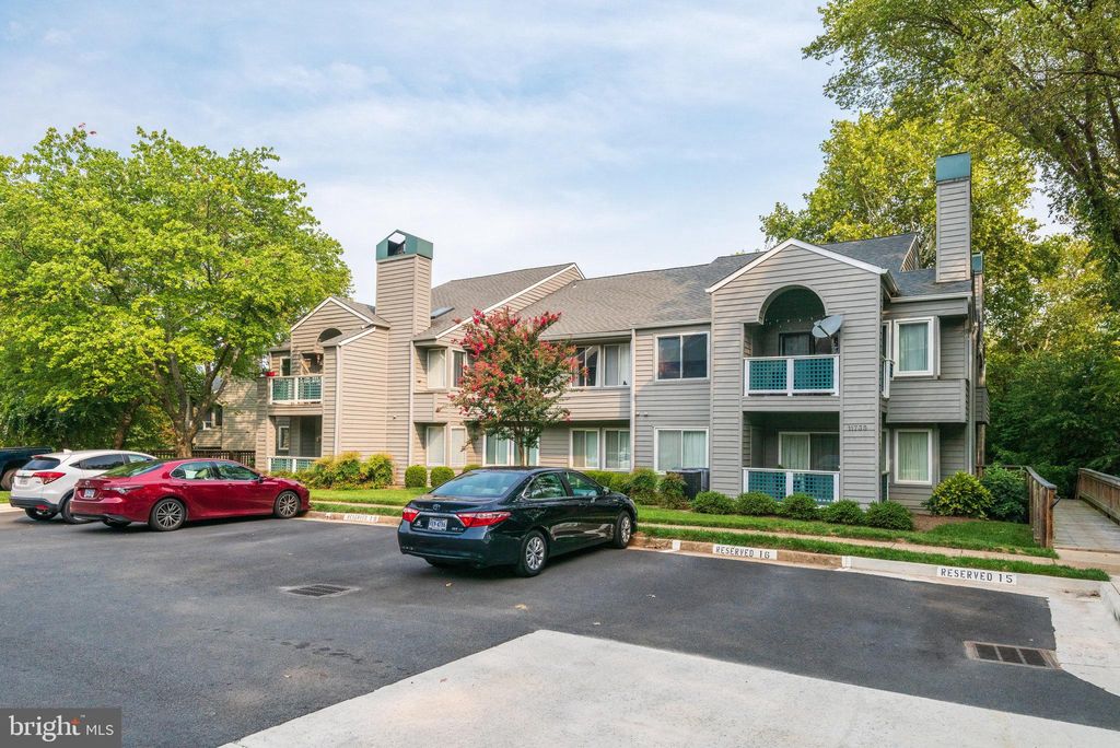 11733 Summerchase Cir #1733E, Reston, VA 20194