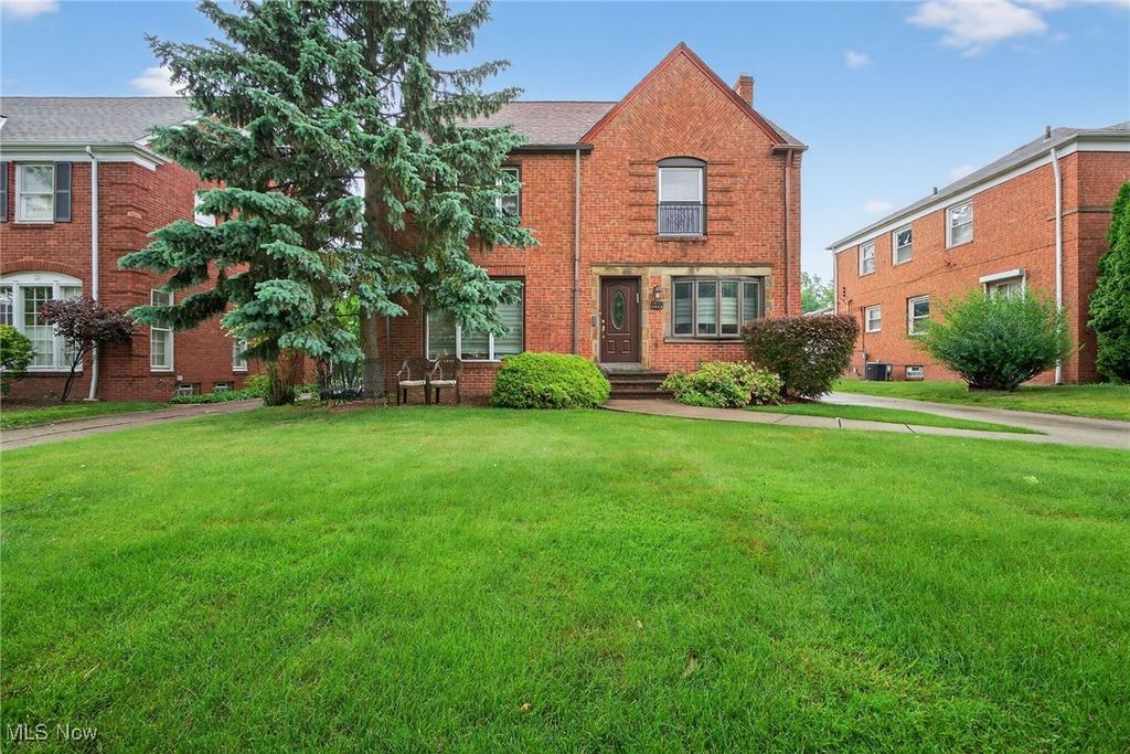 3537 Shannon Rd, Cleveland Heights, OH 44118