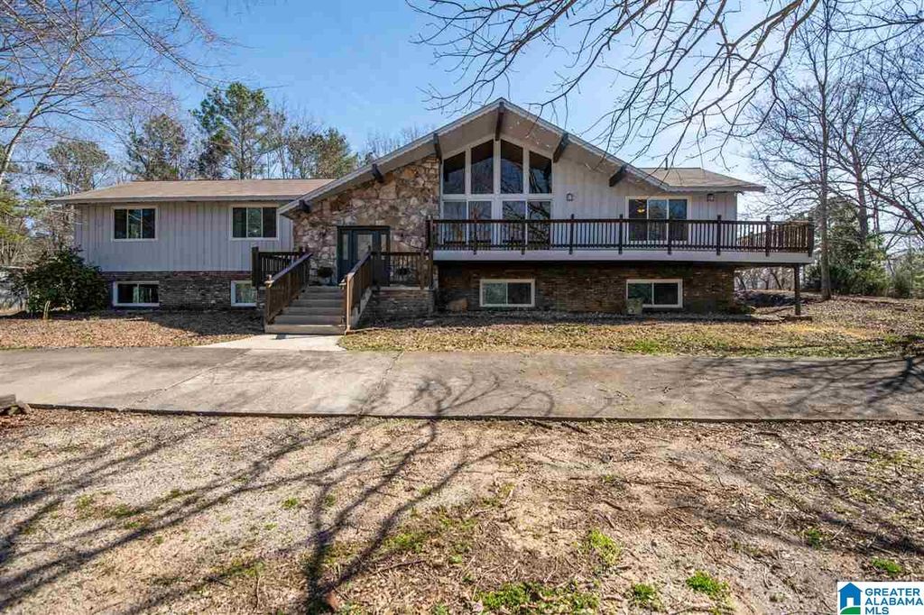 585 Valley View Rd, Indian Springs Village, AL 4 Bed, 4 Bath Single
