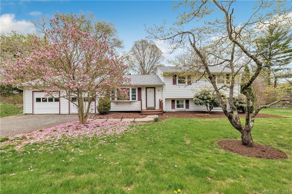19 Floral Ln, Trumbull, CT 06611 Trulia