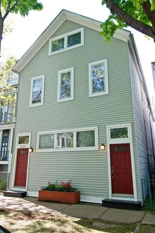 1251 W Barry Ave, Chicago, IL 60657