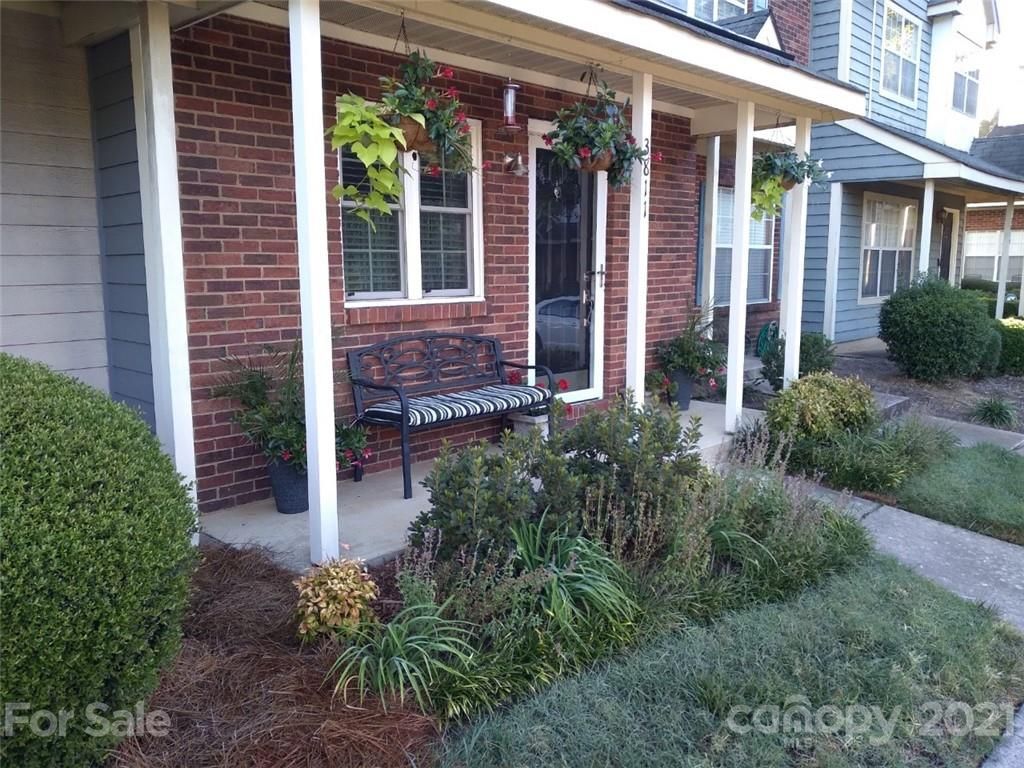 3811 Mosscroft Ln, Charlotte, NC 28215