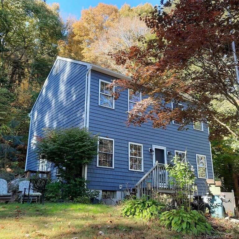 46 Algonquin Trl, Sandy Hook, CT 06482