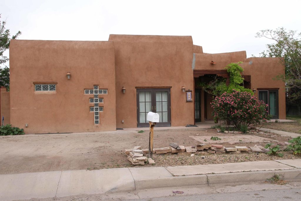 803 Liles St, Socorro, NM 87801