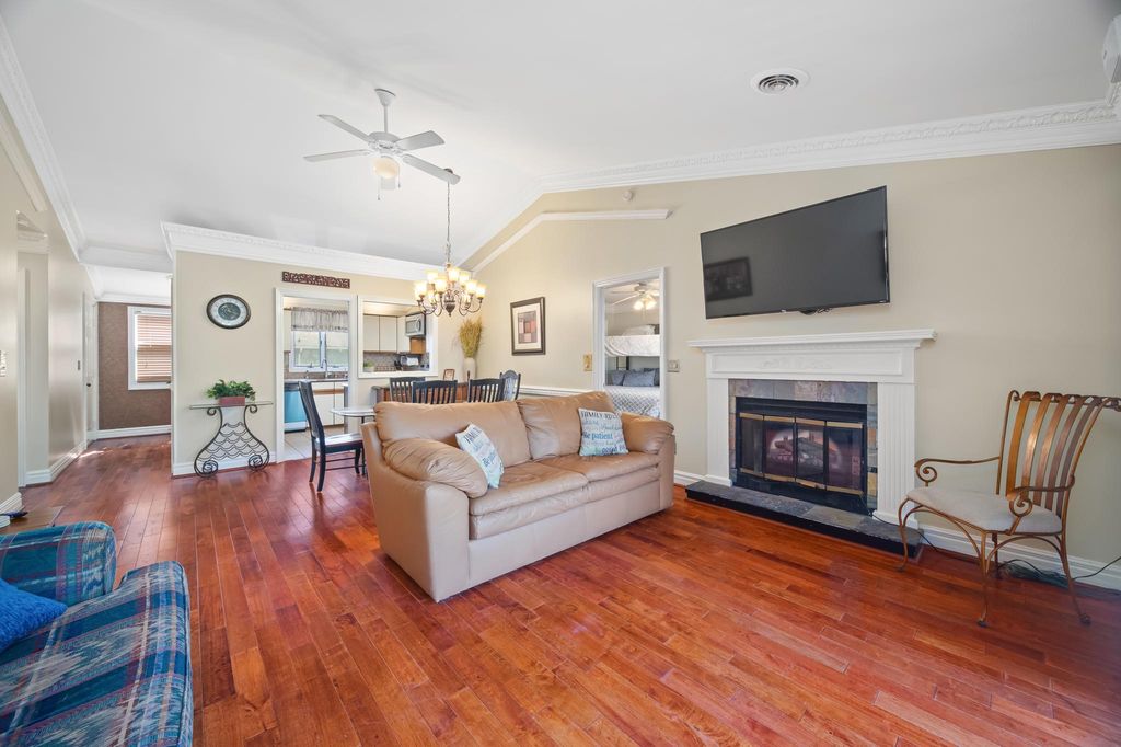 510 Windswept Dr, Asheville, NC 28801