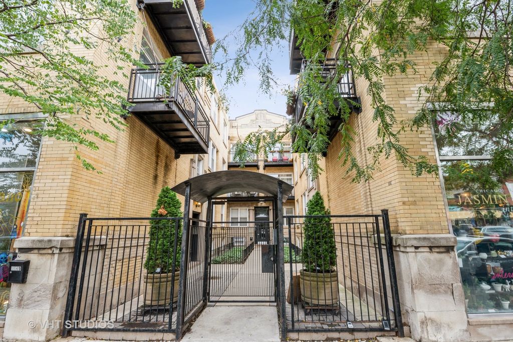 2547 N Clark St #1N, Chicago, IL 60614